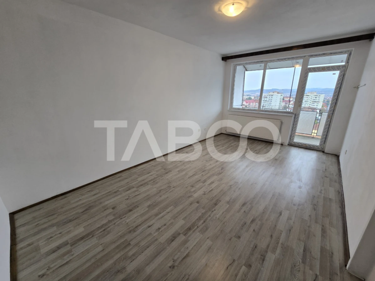Apartament decomandat de vanzare cu 3 camere balcon zona Mihai Viteazu - 1