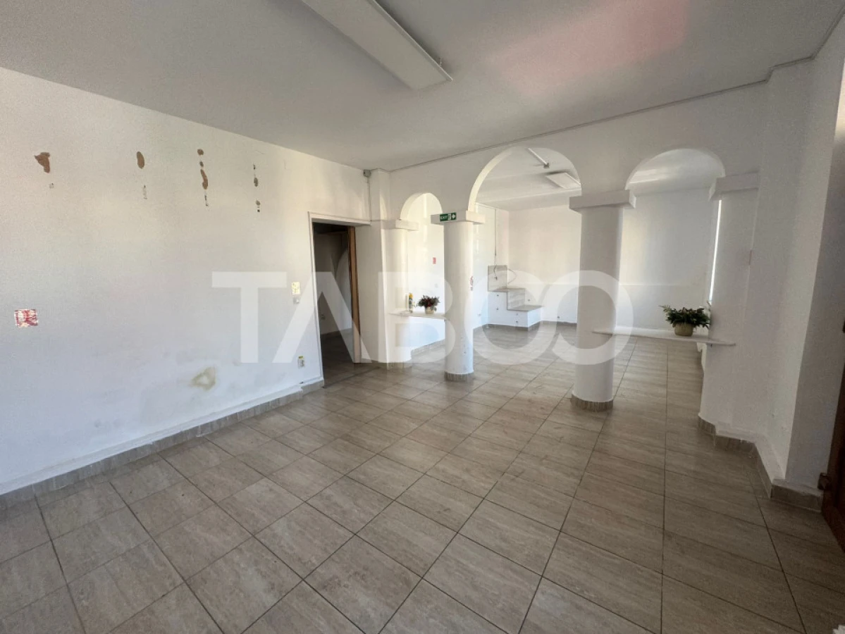Spatiu comercial de inchiriat 3 camere 80 mpu Calea Dumbravii Sibiu - 1
