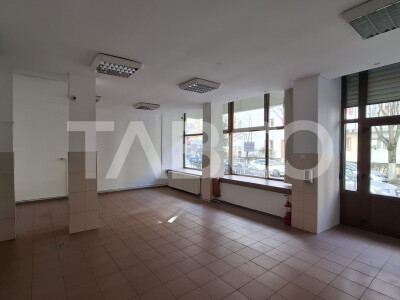 Spatiu comercial 120 mpu cu vitrina 8m si vad pietonal Valea Aurie