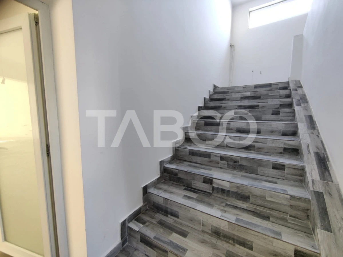Spatiu comercial cu vitrina pe 3 niveluri cu suprafata utila de 915mp - 9