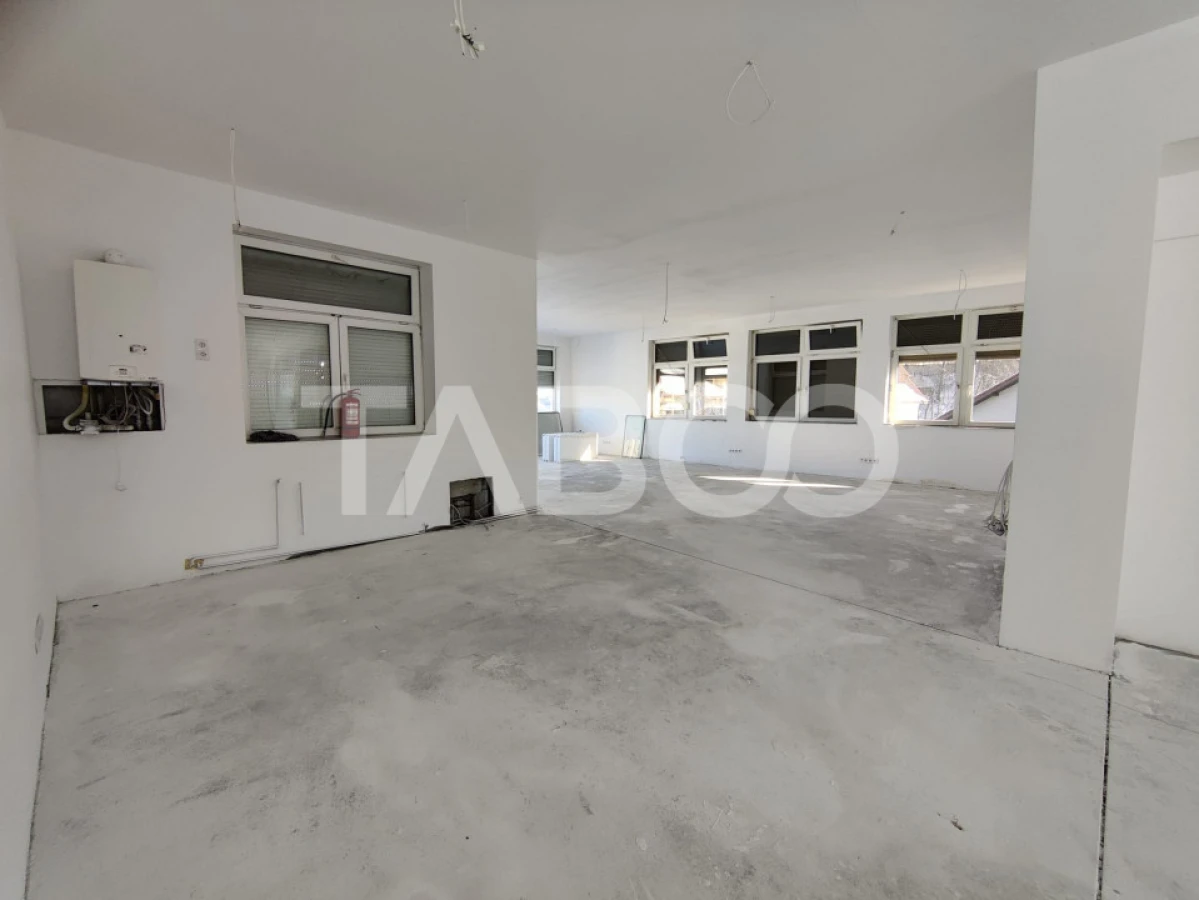 Spatiu comercial de inchiriat la strada intens circulata Central Sibiu - 1