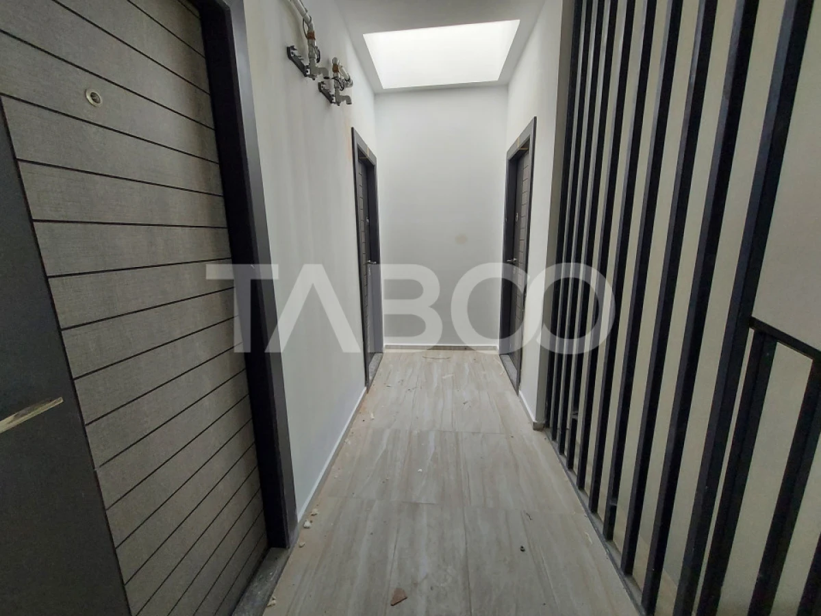 COMISION 0 -Apartament de vanzare 61 mpu 2 camere balcon orientare S - 4