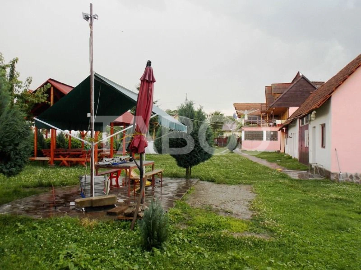 Pensiune 13 camere si teren 3000 mp de vanzare la cheie Comision 0% - 9