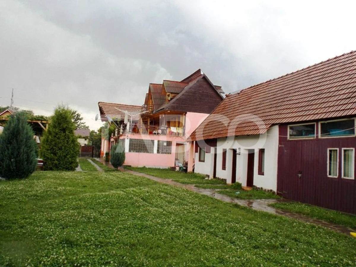 Pensiune 13 camere si teren 3000 mp de vanzare la cheie Comision 0% - 8