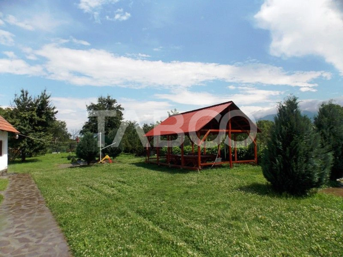 Pensiune 13 camere si teren 3000 mp de vanzare la cheie Comision 0% - 7