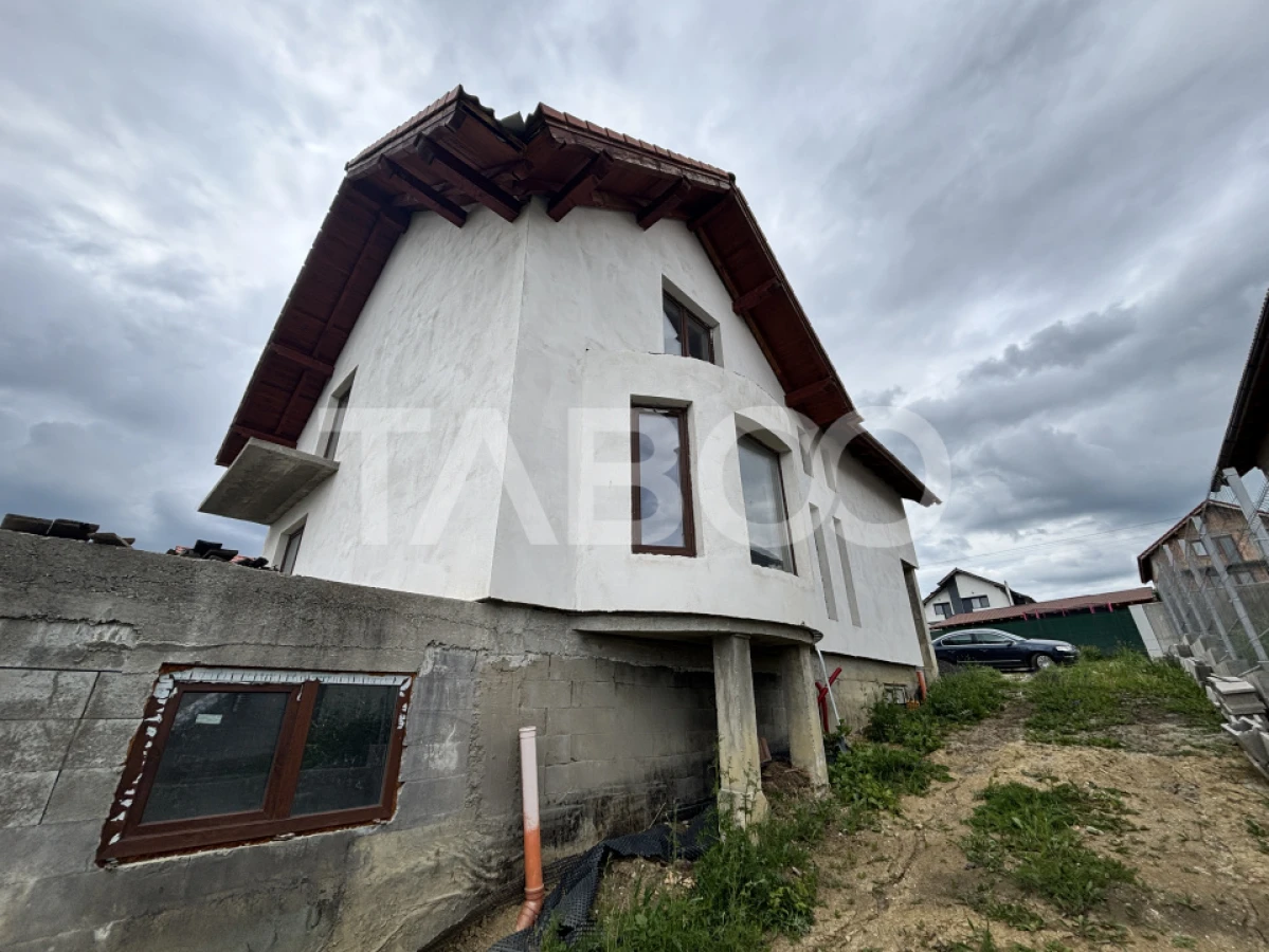 Casa individuala de vanzare 500mpu teren in Sura Mare Sibiu - 4