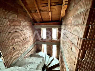 Casa individuala de vanzare 500mpu teren in Sura Mare Sibiu