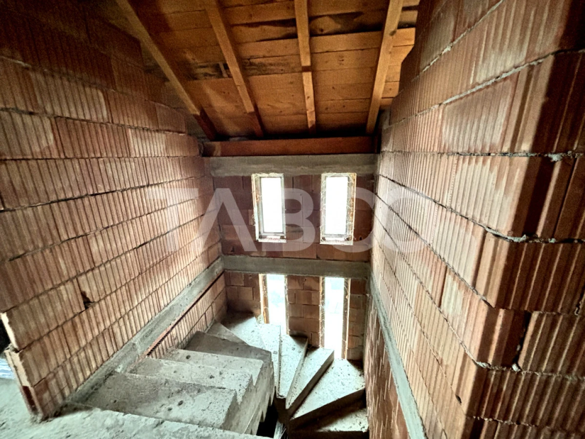 Casa individuala de vanzare 500mpu teren in Sura Mare Sibiu - 1