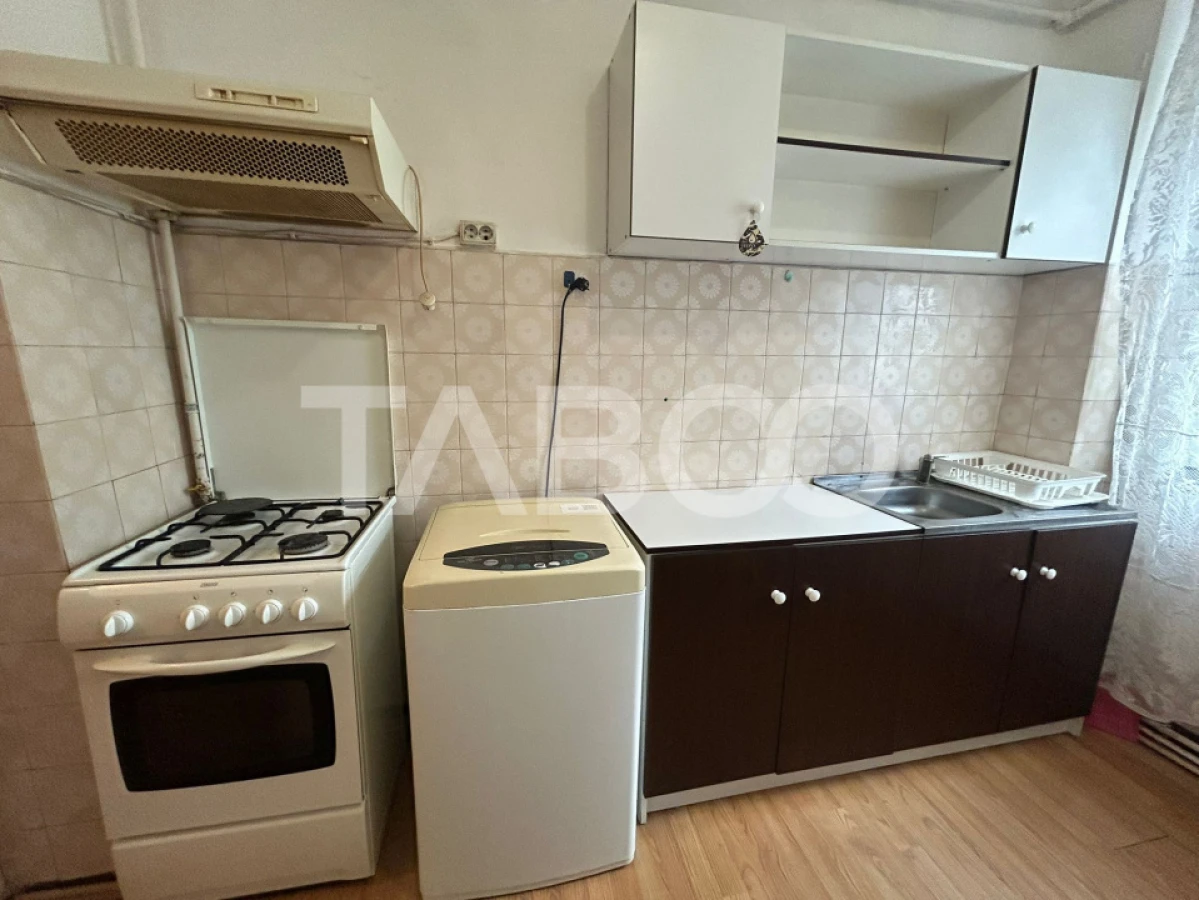 Apartament 60 mpu 3 camere cu balcon si pivnita in zona Mihai Viteazu - 7