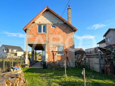 Casa individuala 4 camere cu curte de 550 mp 2 bai Cristian Sibiu