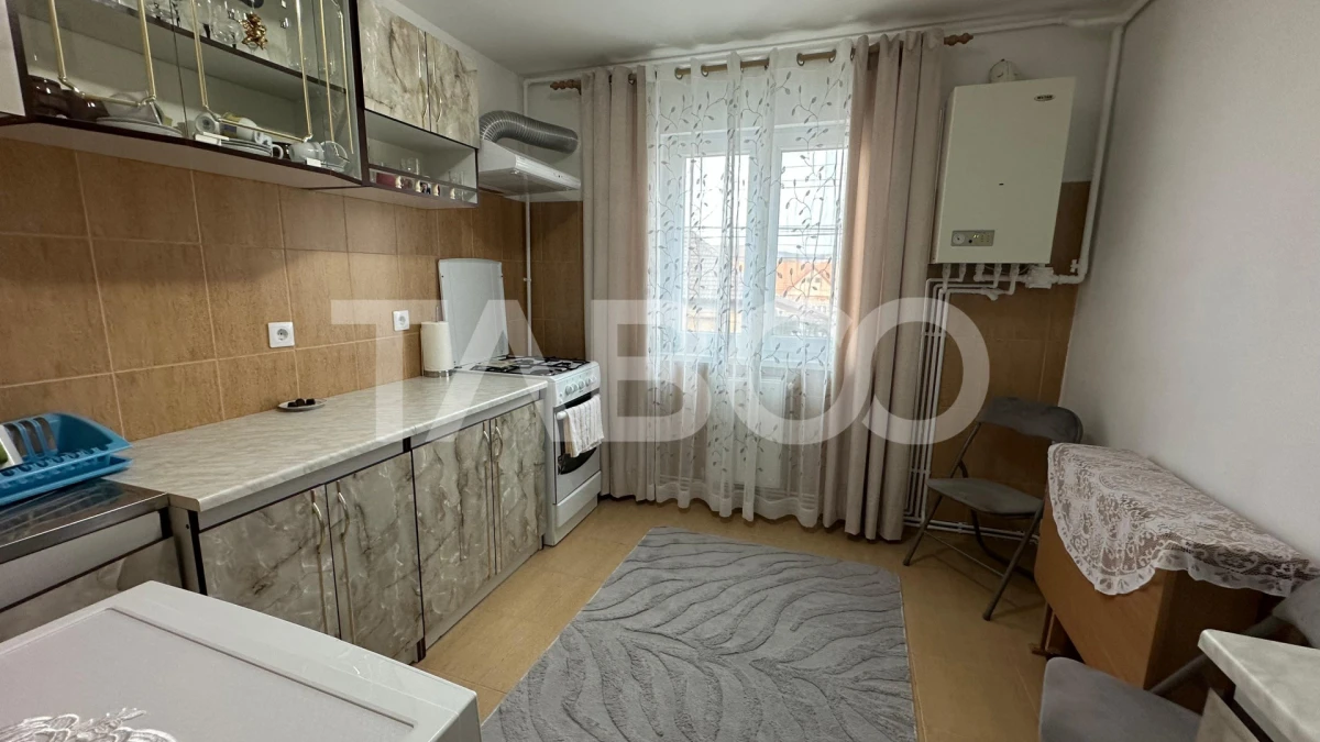 Garsoniera etaj intermediar 1 decomandata de vanzare zona Lupeni Sibiu - 3