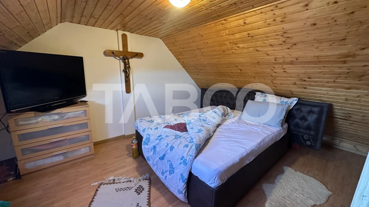 Apartament de vanzare 3 camere la casa si pivnita Selimbar Sibiu - 2