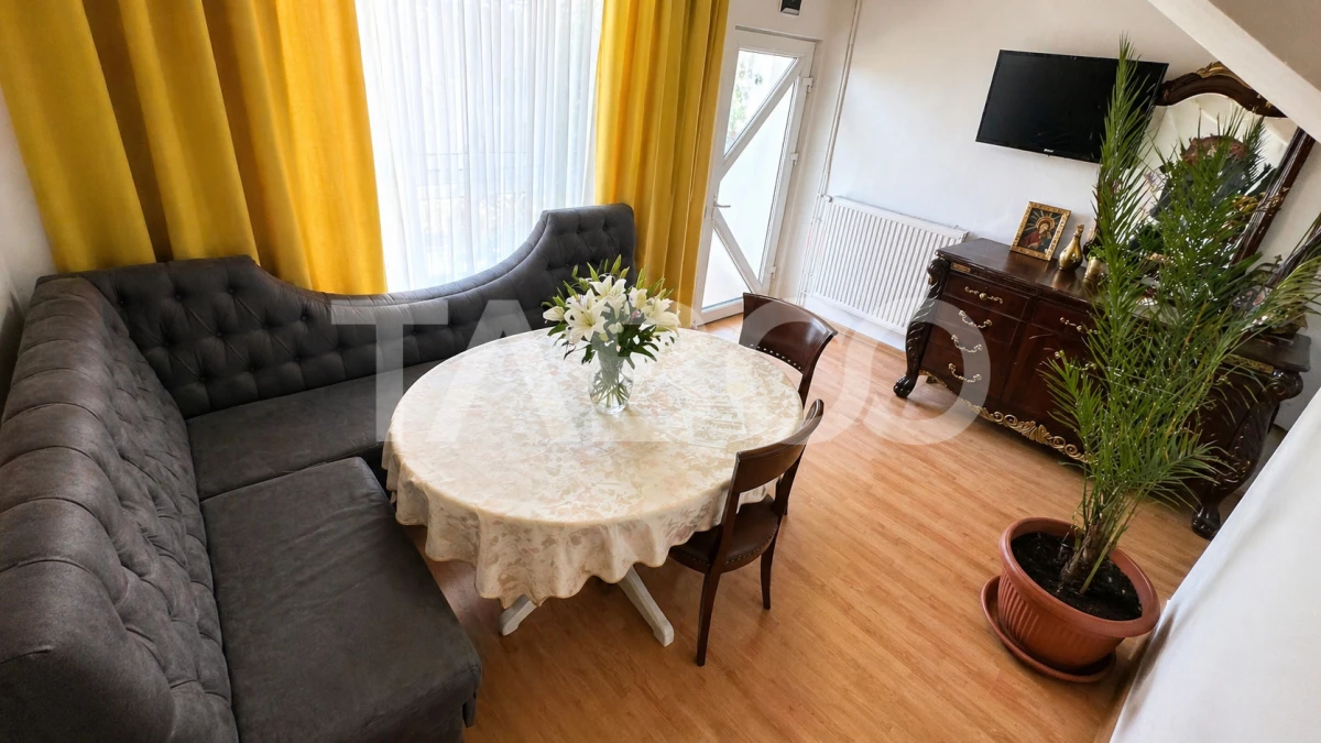Apartament de vanzare 3 camere la casa si pivnita Selimbar Sibiu - 1