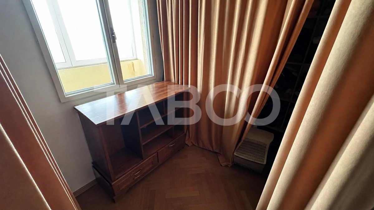 Apartament etaj intermediar 4 camere cu pivnita zona Strand Sibiu - 8