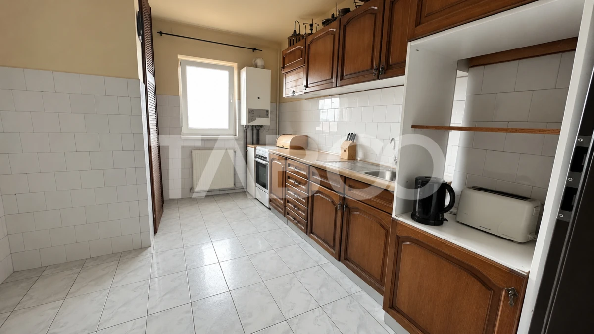 Apartament etaj intermediar 4 camere cu pivnita zona Strand Sibiu - 6