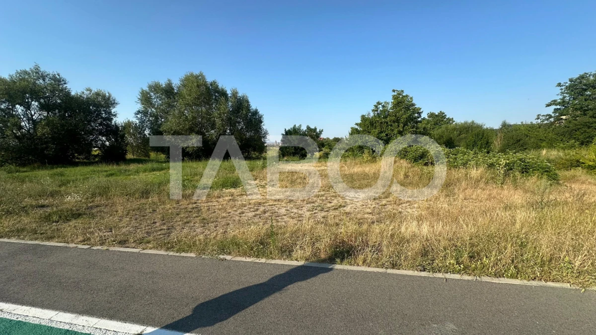 Teren de vanzare 472 mp cu acces la drum asfaltat zona Strand Sibiu - 2