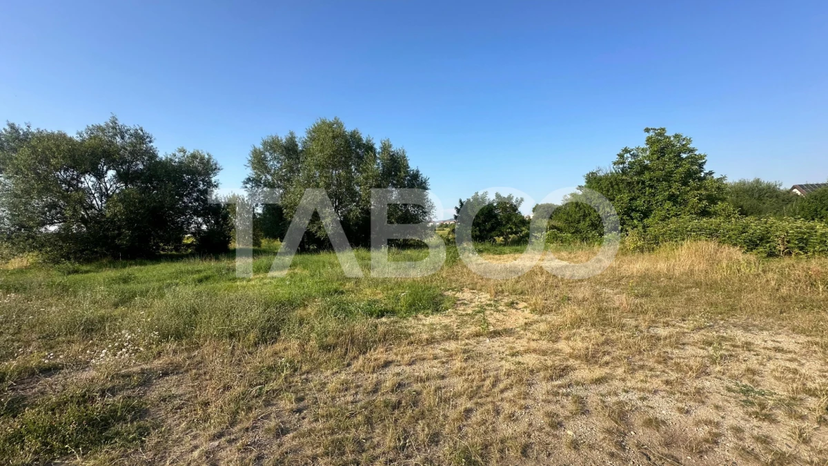 Teren de vanzare 472 mp cu acces la drum asfaltat zona Strand Sibiu - 1