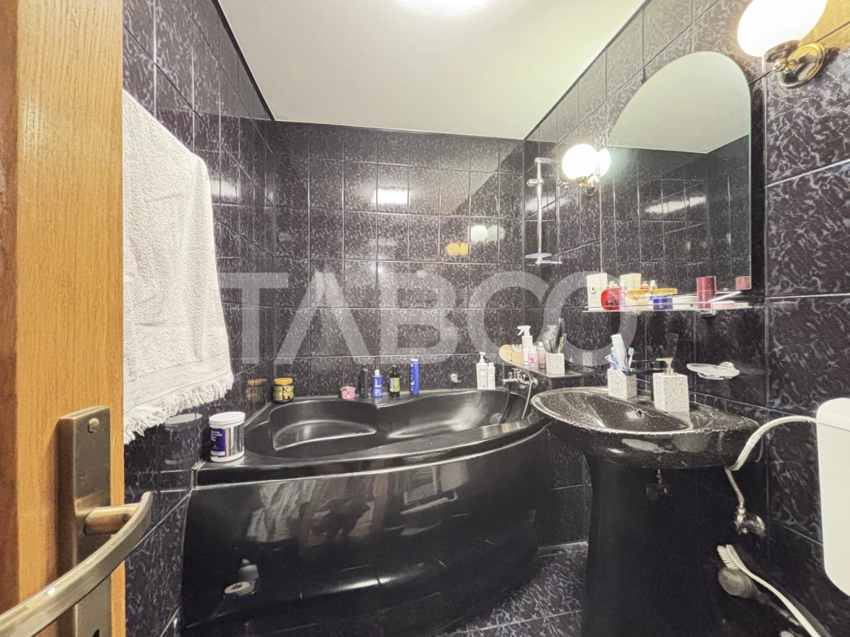Apartament cu 4 camere de vanzare 99 mp utili Comision 0% Scortarilor - 8