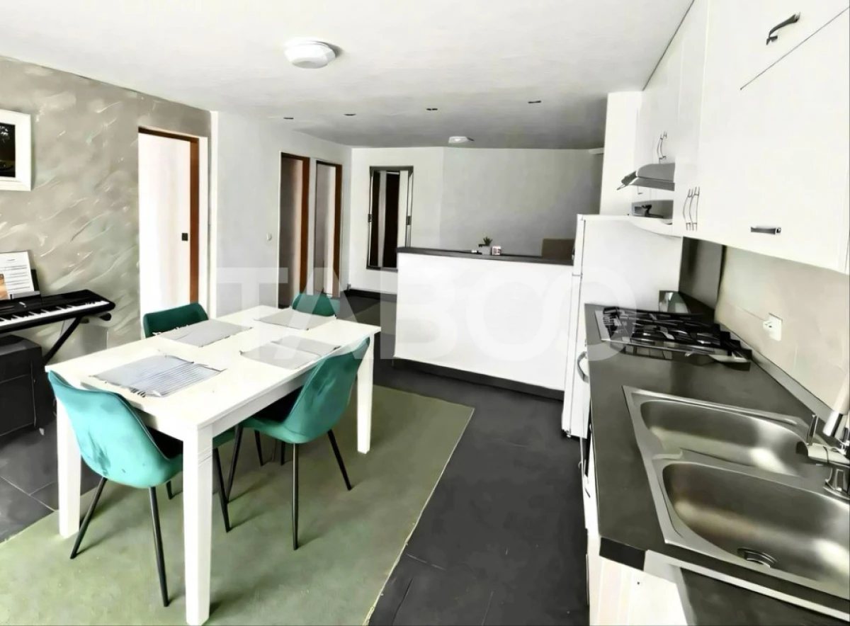 Apartament cu 3 camere de vanzare Gheorgheni - 4