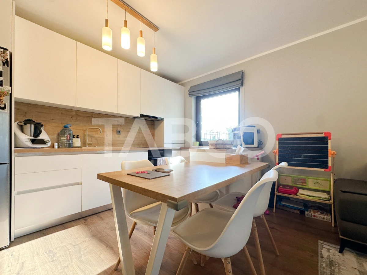 Apartament cu 3 camere de vanzare in cartierul Europa cu garaj - 2