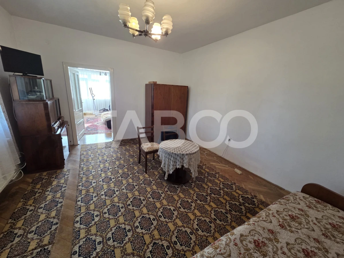 Casa de vanzare zona Negoiu 4 camere 208 mp utili si curte 550 mp - 8