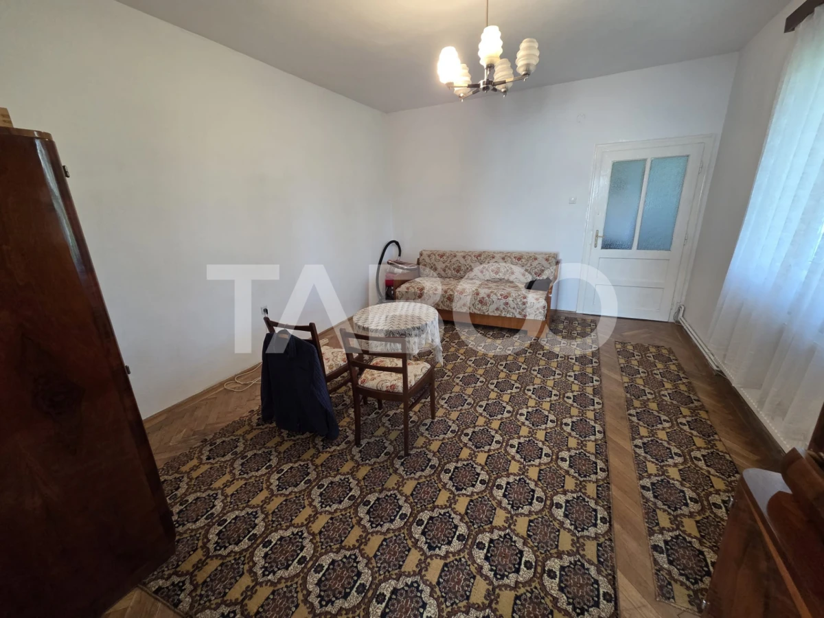Casa de vanzare zona Negoiu 4 camere 208 mp utili si curte 550 mp - 7