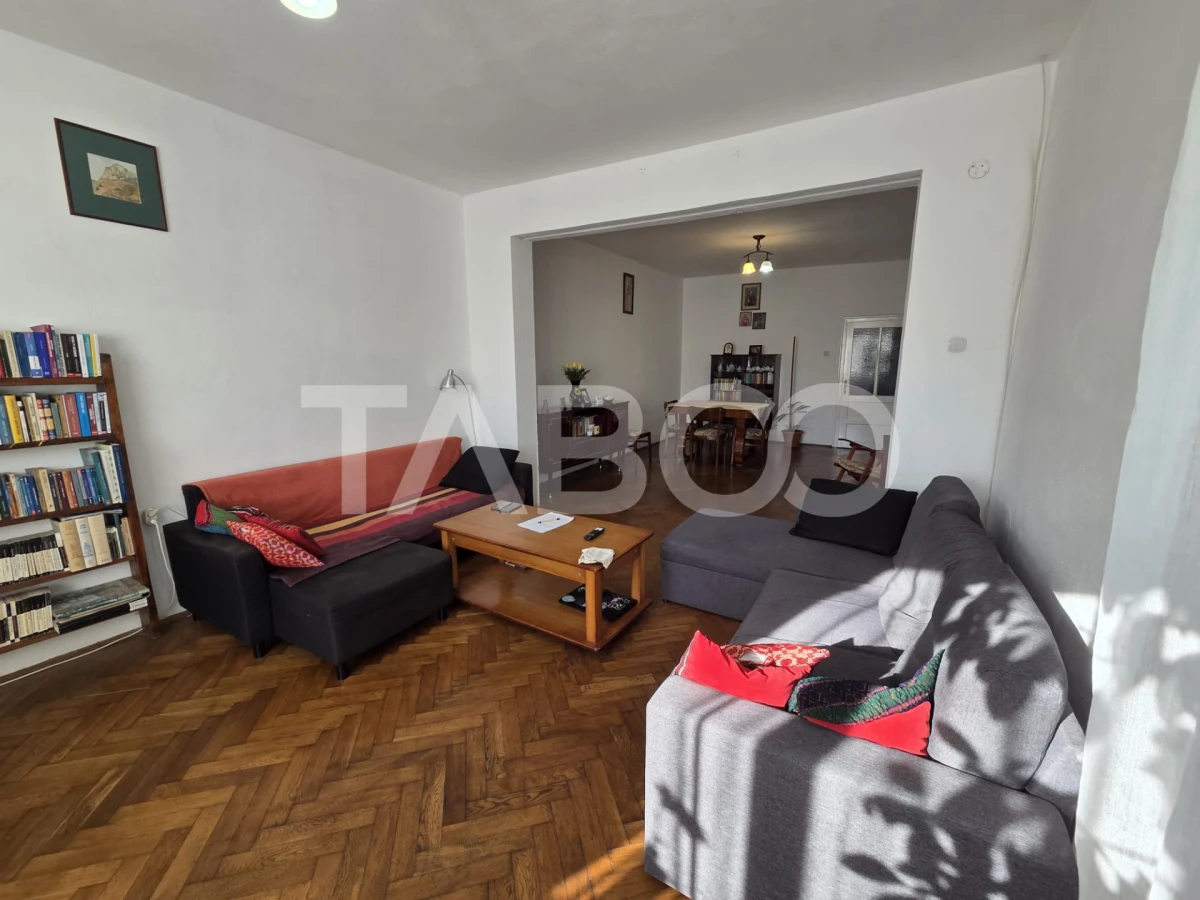 Casa de vanzare zona Negoiu 4 camere 208 mp utili si curte 550 mp - 5