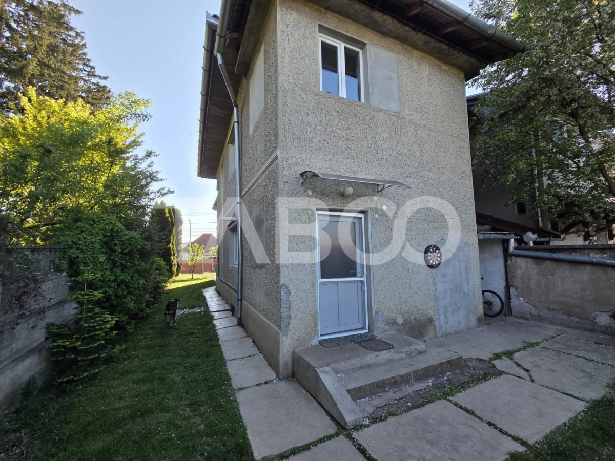 Casa de vanzare zona Negoiu 4 camere 208 mp utili si curte 550 mp - 3