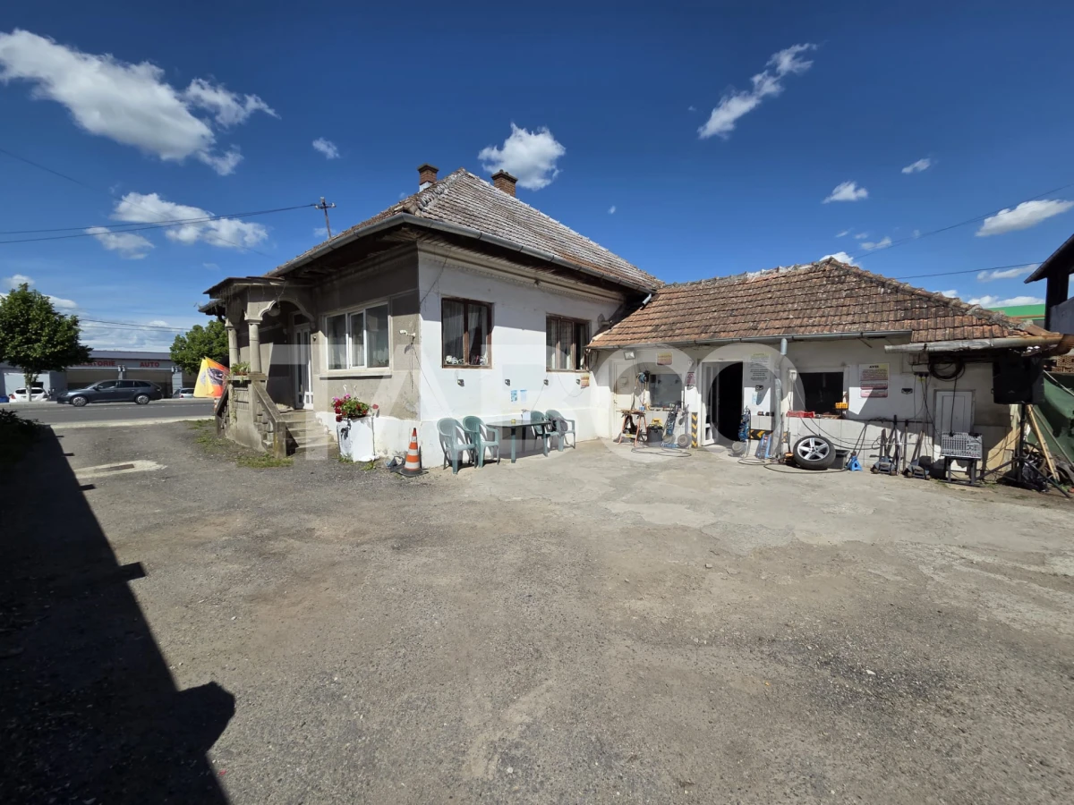 Casa de vanzare cu vulcanizare toate avizele acces la drumul principal - 2