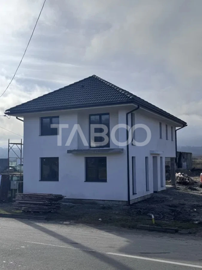 Casa individuala de vanzare 4 camere 300 mp teren Exterior Sibiu - 1