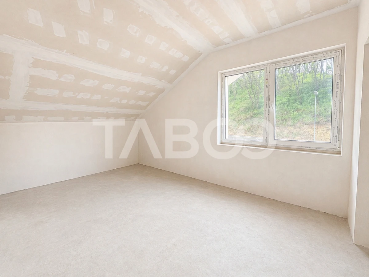 Casa tip duplex cu 4 camere si curte in Tauti Floresti - 9