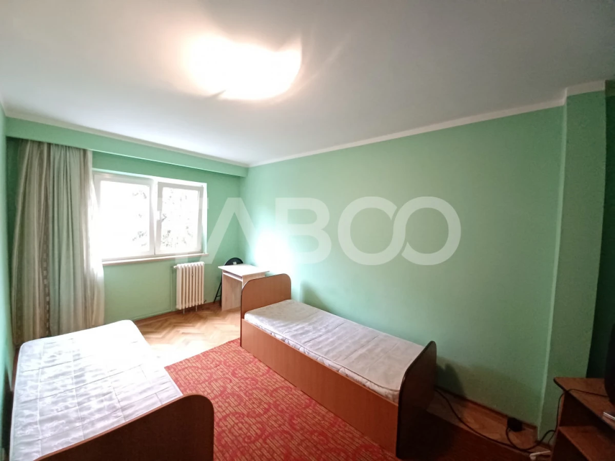Apartament pentru muncitori 4 camere si 2 balcoane Mihai Viteazul - 1