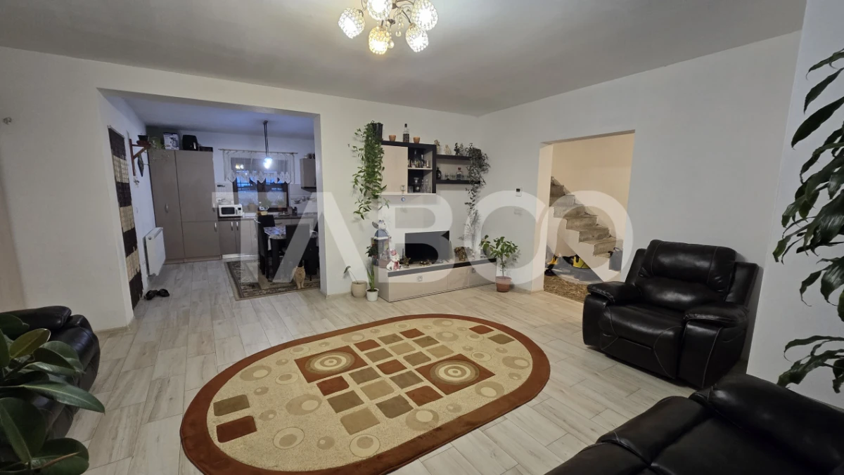 COMISION 0 - Casa de vanzare cu 5 camere in zona Piata Cluj Sibiu - 2