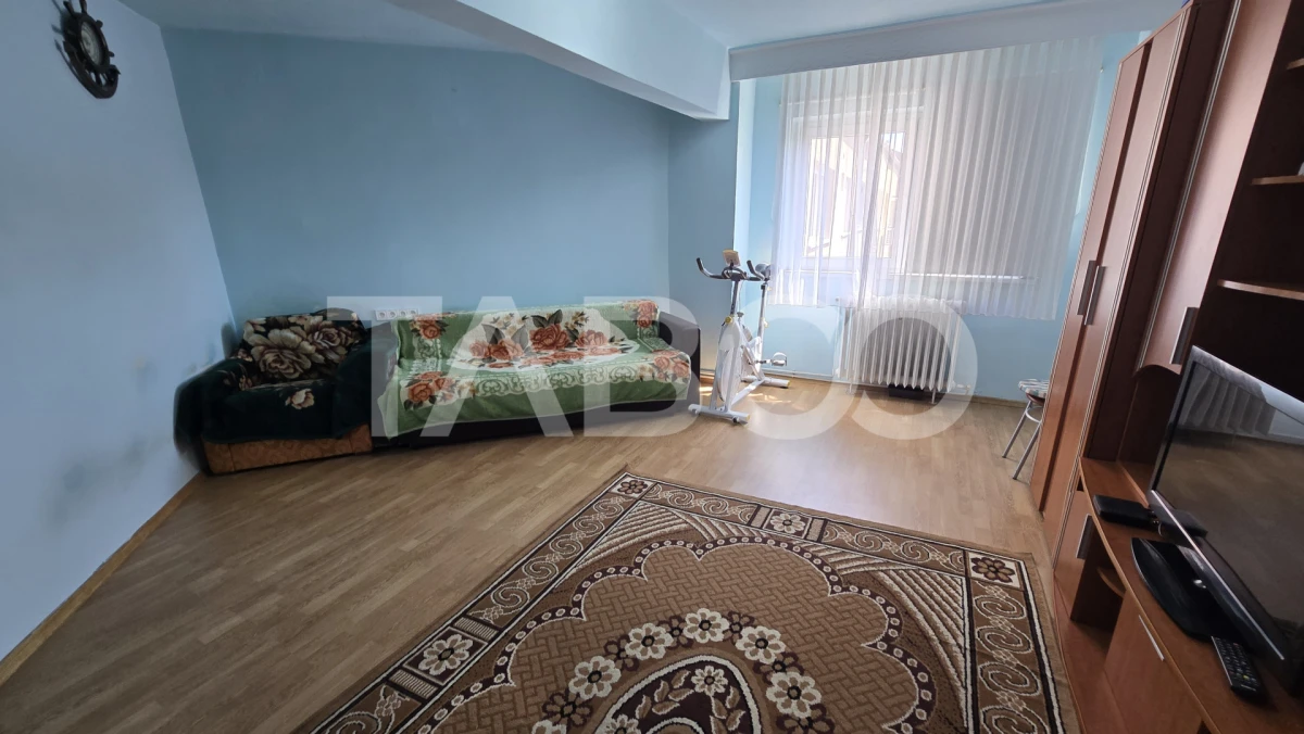 Apartament de vanzare 2 camere decomandate in zona Parcului din Strand - 2