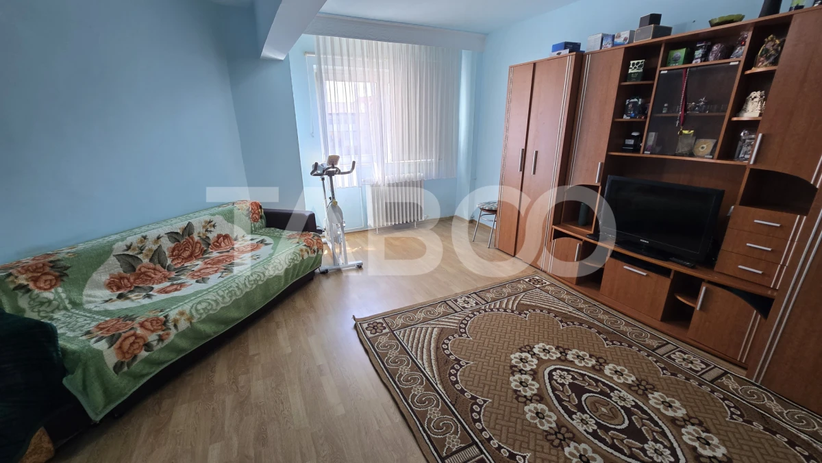 Apartament de vanzare 2 camere decomandate in zona Parcului din Strand - 1