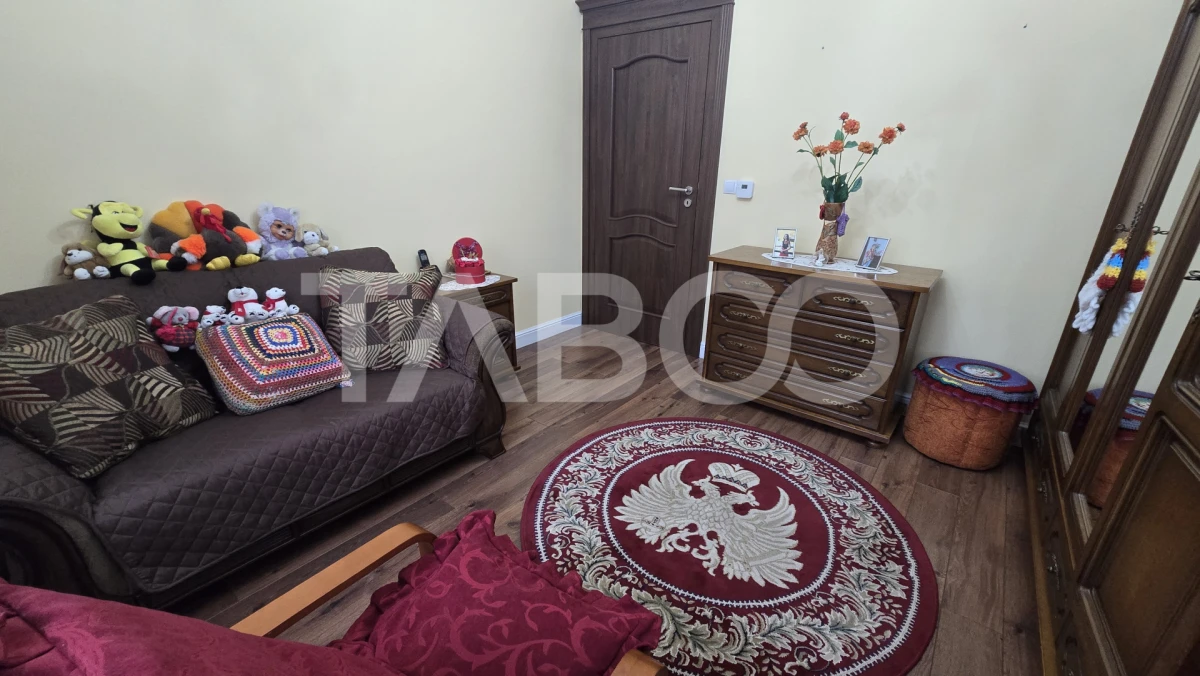 Casa individuala de vanzare 10 camere teren liber 530m zona Lupeni - 8