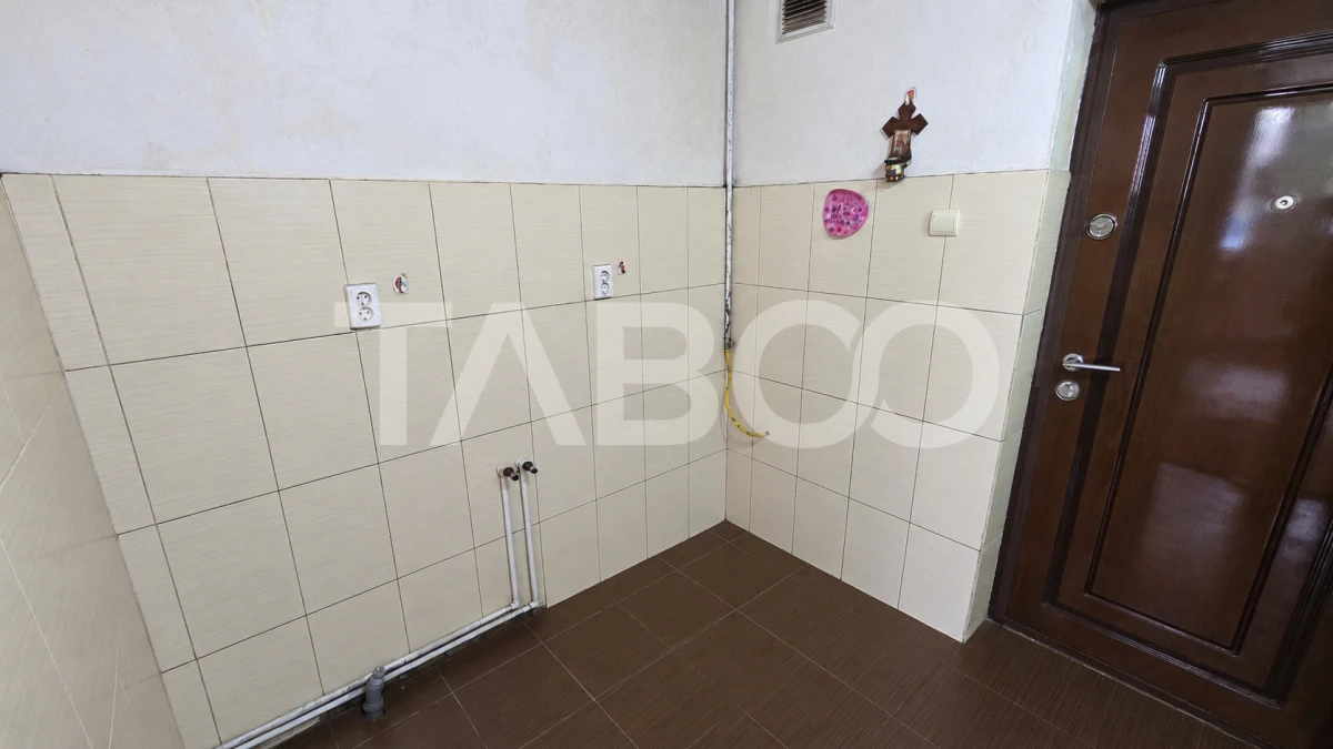 Garsoniera de vanzare de renovat 26mp in zona Terezian Sibiu - 3