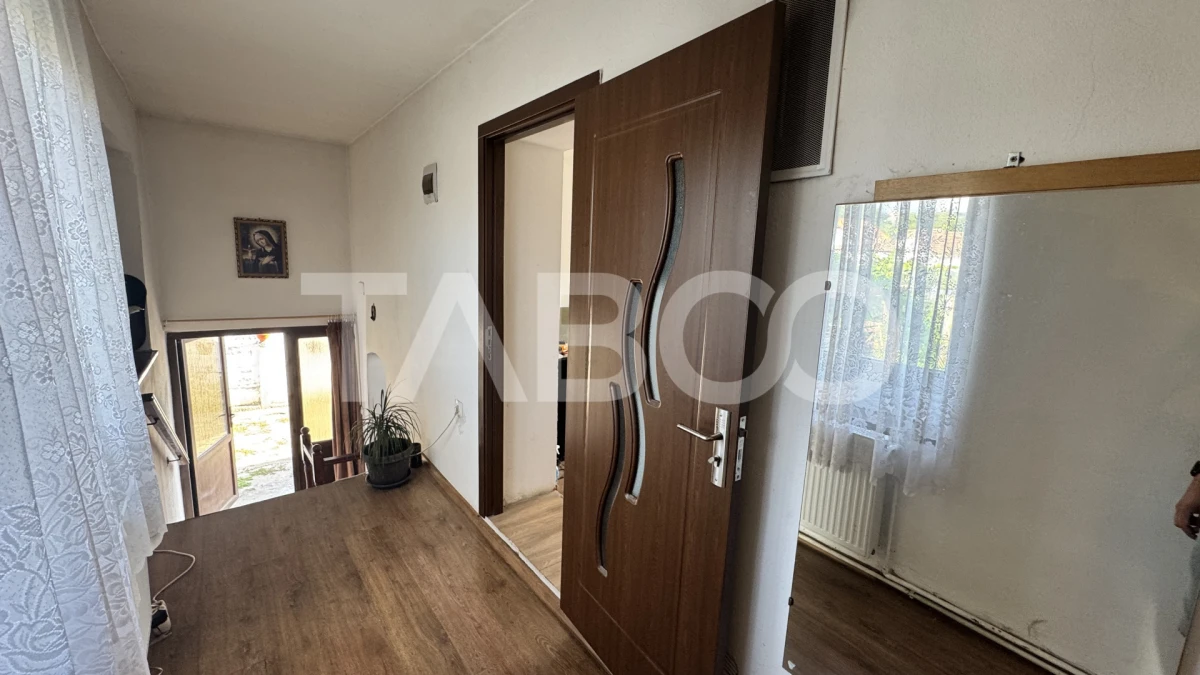Casa individuala de vanzare cu 3 camere 500 mp teren Cornatel Sibiu - 9