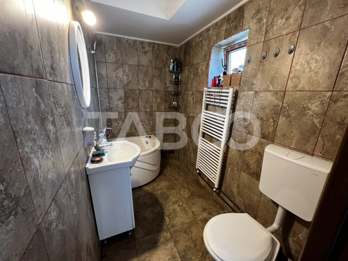 Casa individuala de vanzare cu 3 camere 500 mp teren Cornatel Sibiu - 8