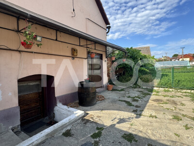 Casa individuala de vanzare cu 3 camere 500 mp teren Cornatel Sibiu