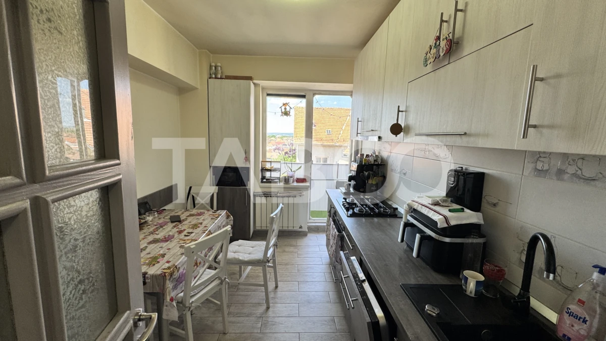 Apartament MODERN 3 camere MOBILAT UTILAT cu PIVNITA 80mpu Terezian - 2