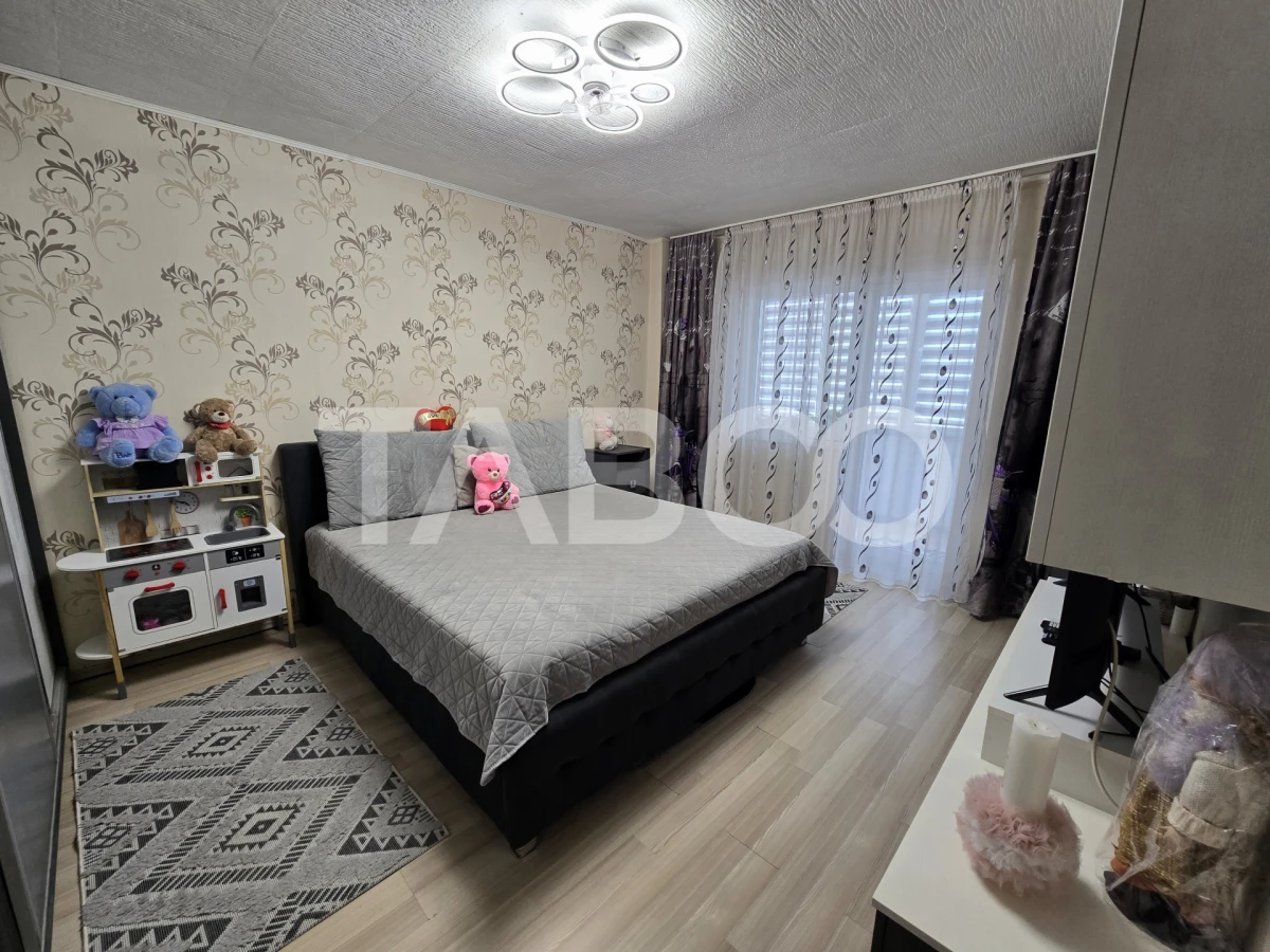 Apartament 3 camere mobilat 2 bai balcon pivnita Mihai Viteazul Sibiu - 2