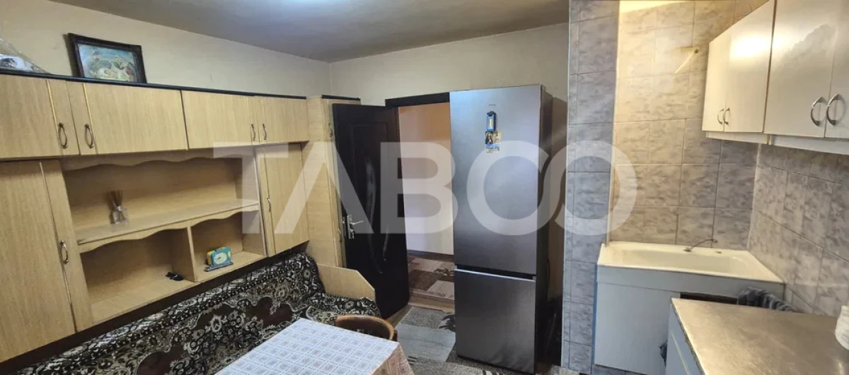 Apartament cu 2 camere de vanzare in Plopilor bloc izolat cu boxa - 3