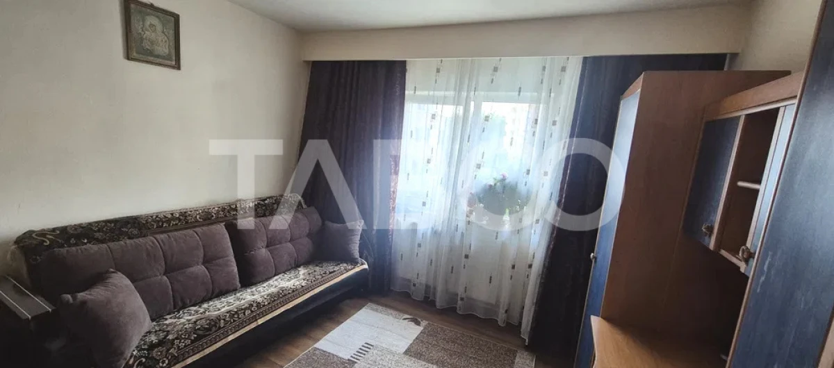 Apartament cu 2 camere de vanzare in Plopilor bloc izolat cu boxa - 1