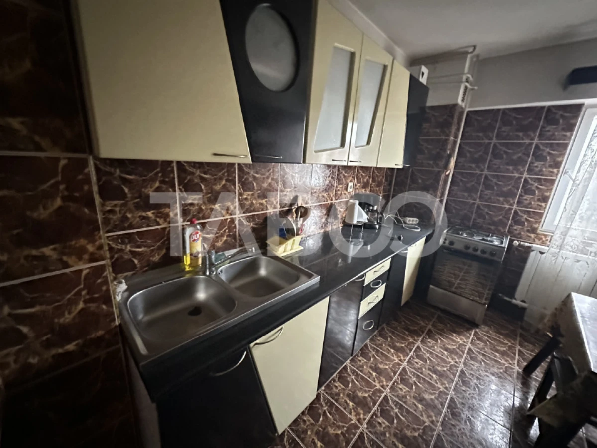 Apartament de inchiriat 2 camere decomandat etaj 3 mobilat utilat - 4