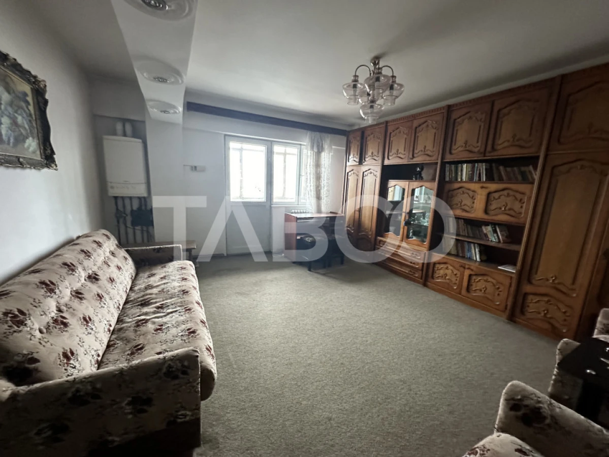Apartament de inchiriat 2 camere decomandat etaj 3 mobilat utilat - 1