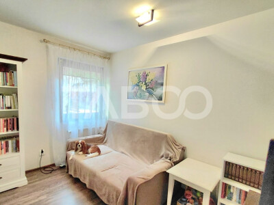 Apartament cu 2 camere decomandat de vanzare in Borhanci cu terasa