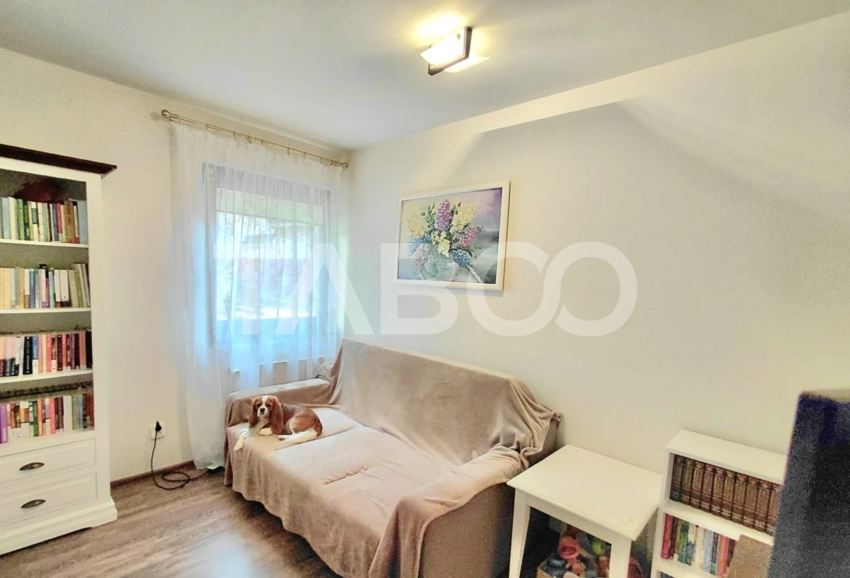 Apartament cu 2 camere decomandat de vanzare in Borhanci cu terasa - 1