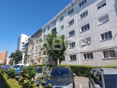 Apartament spatios 2 camere decomandate pivnita zona Dioda Sibiu