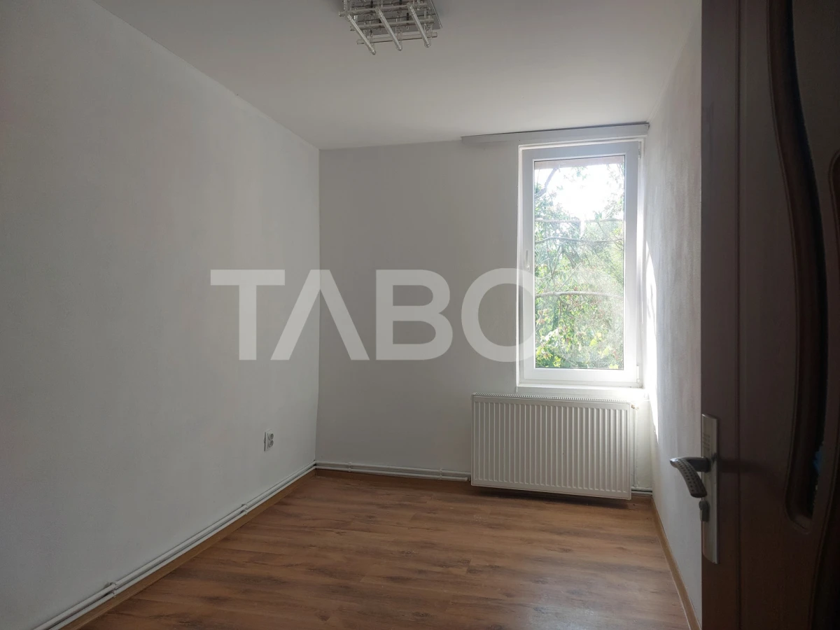 Apartament la curte 35mp 2 camere pivnita gradina str Magurii Cisnadie - 6